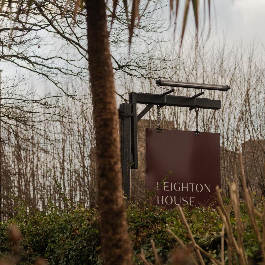 Leighton House - Boutique Guesthouse Bath Eksteriør billede Leighton House sign