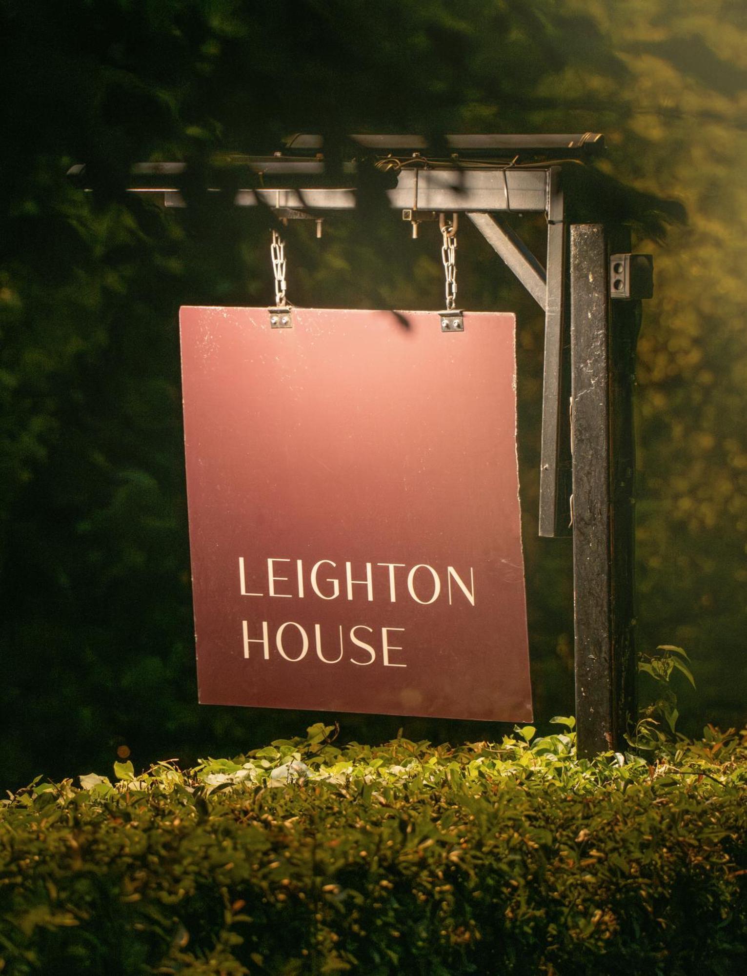 Leighton House - Boutique Guesthouse Bath Eksteriør billede Leighton House sign